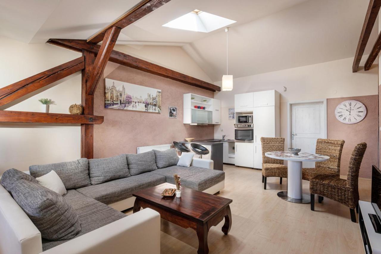 Liptovský Mikuláš Apartments Sofia מראה חיצוני תמונה