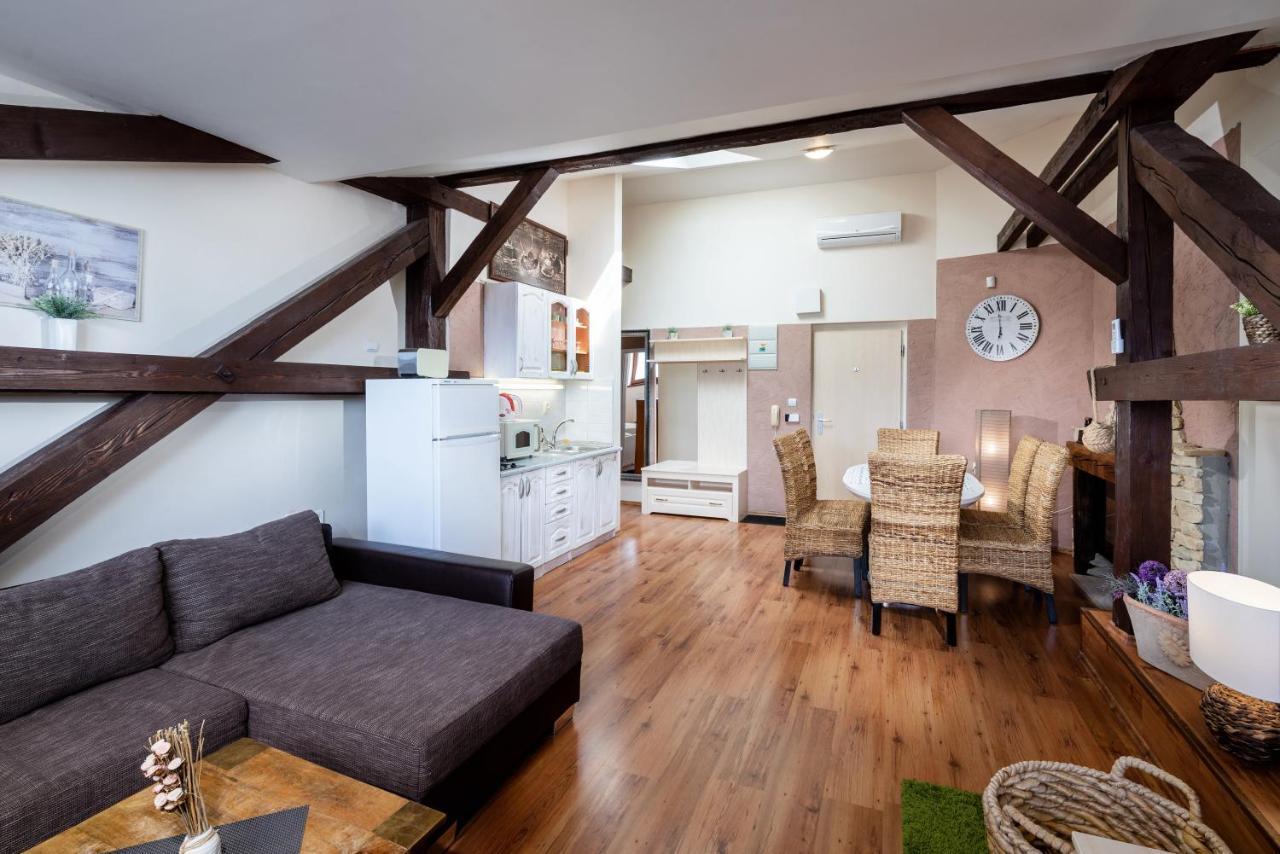 Liptovský Mikuláš Apartments Sofia מראה חיצוני תמונה