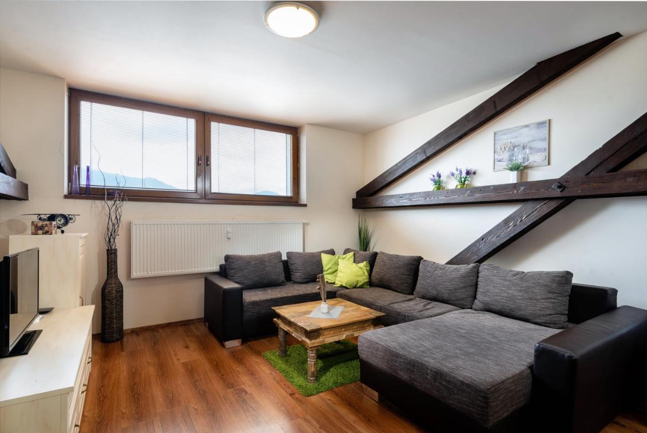 Liptovský Mikuláš Apartments Sofia מראה חיצוני תמונה
